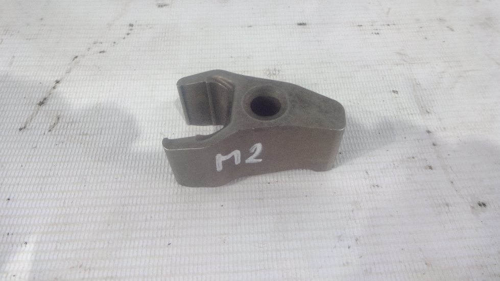 кронштейн топливной форсунки D2066 б/у